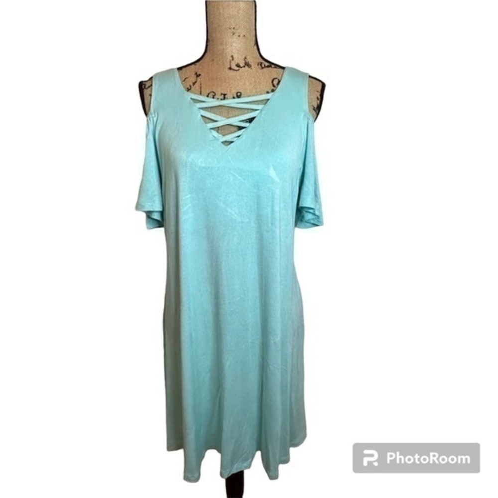 Medium off the shoulder Simply Southern Dress - Picture 2 of 10